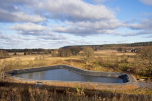 Uppsamlingsdamm med geomembran