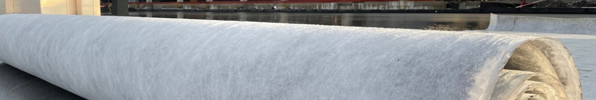 Närbild på rulle med dräneringsmatta