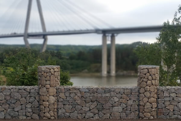 Raka och runda delar kan kombineras Gabiola rak och rund gabion